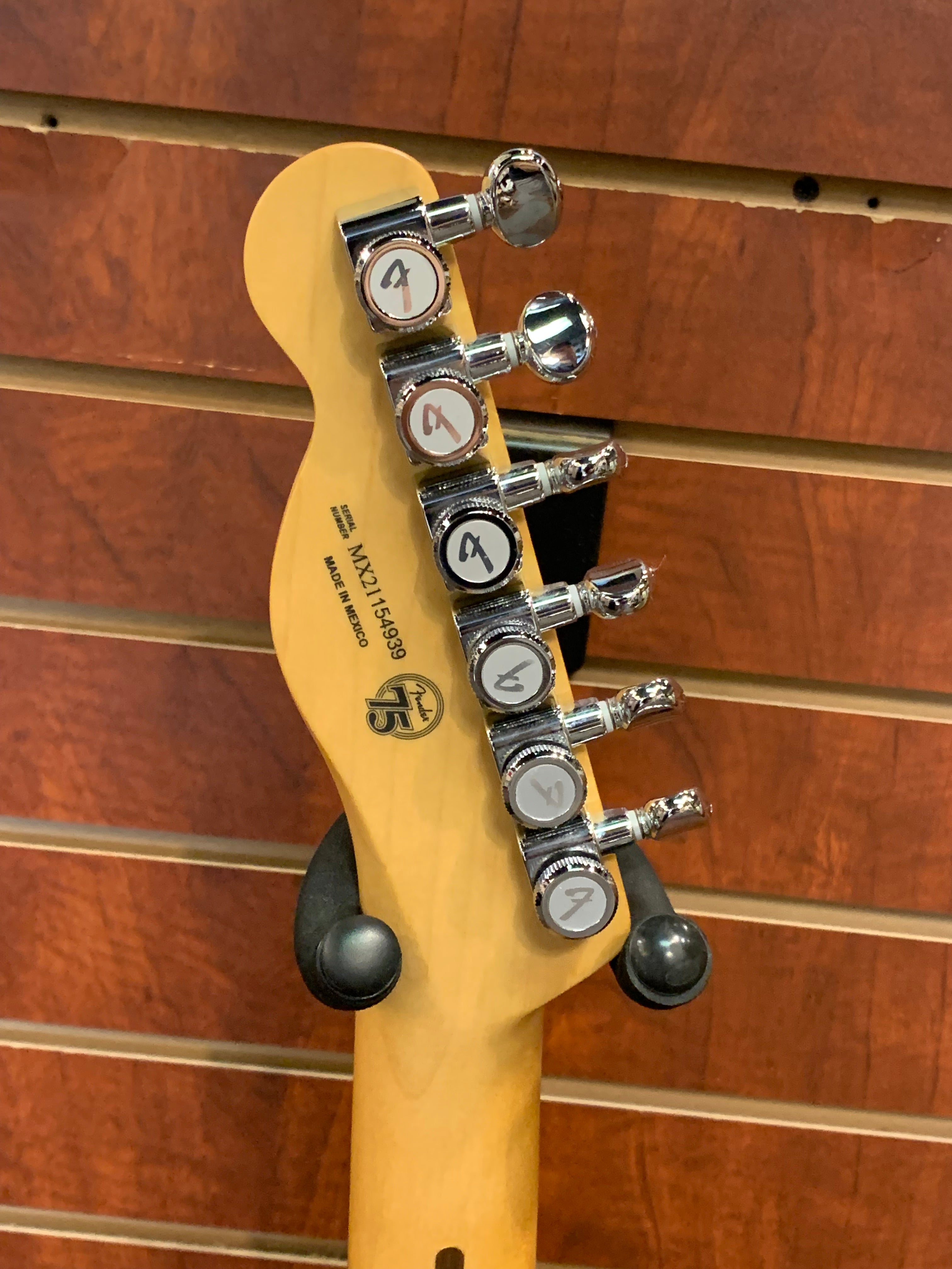Fender Deluxe Nashville Telecaster with Maple Fretboard 2021 - 2-Color Sunburst