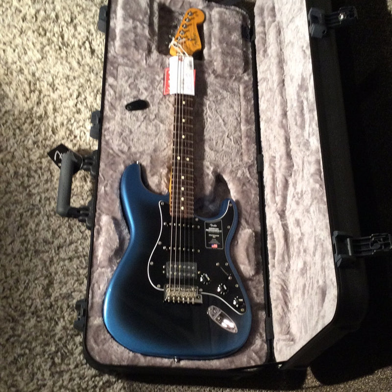 Fender American Professional II Stratocaster® HSS, Rosewood Fingerboard, Dark Night