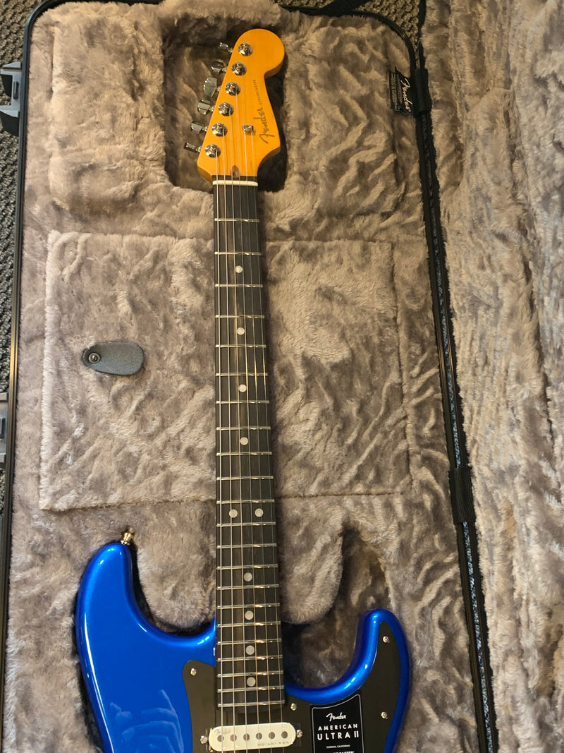 Fender American Ultra II Stratocaster®, Ebony Fingerboard, Noble Blue