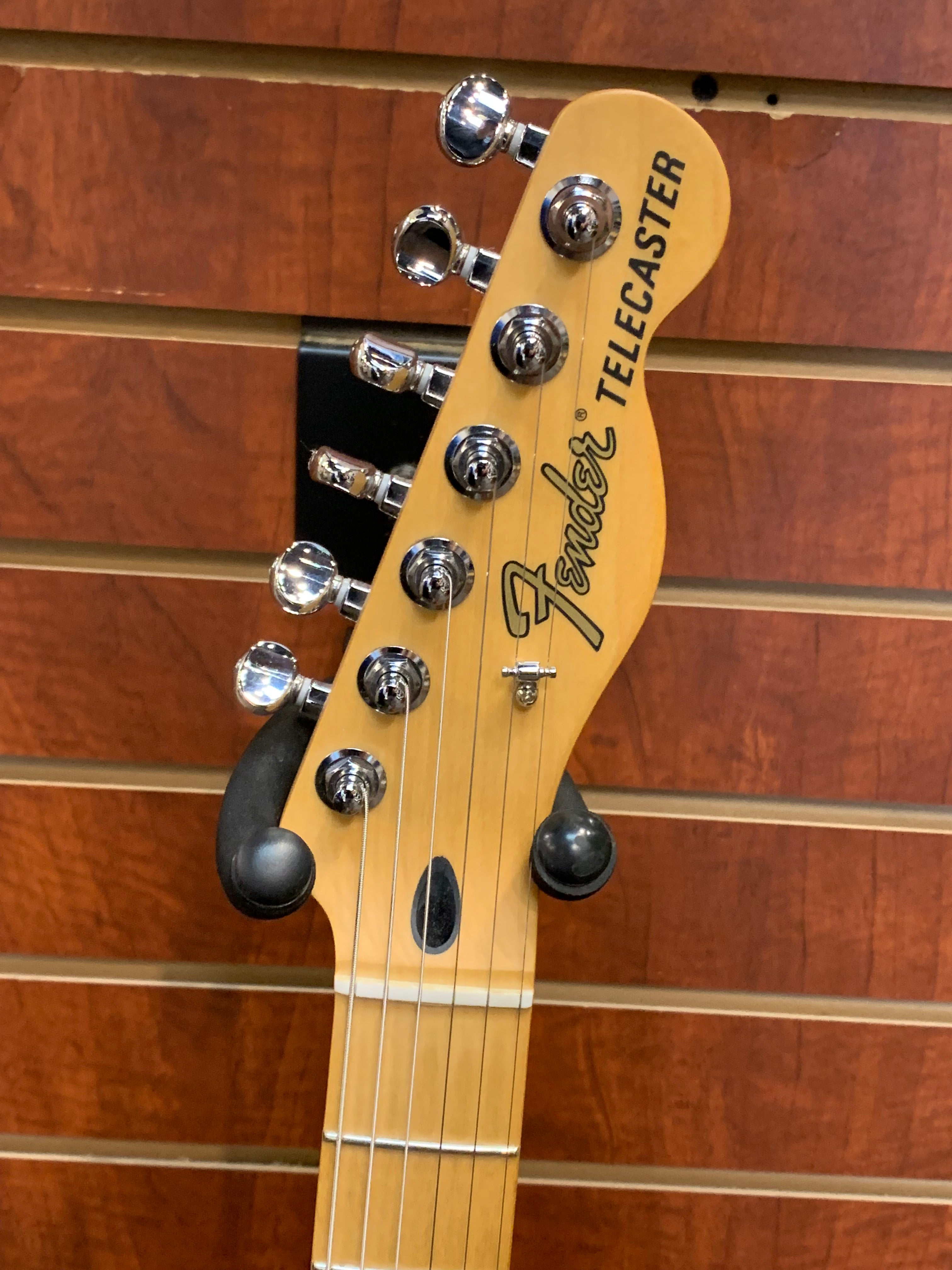 Fender Deluxe Nashville Telecaster with Maple Fretboard 2021 - 2-Color Sunburst