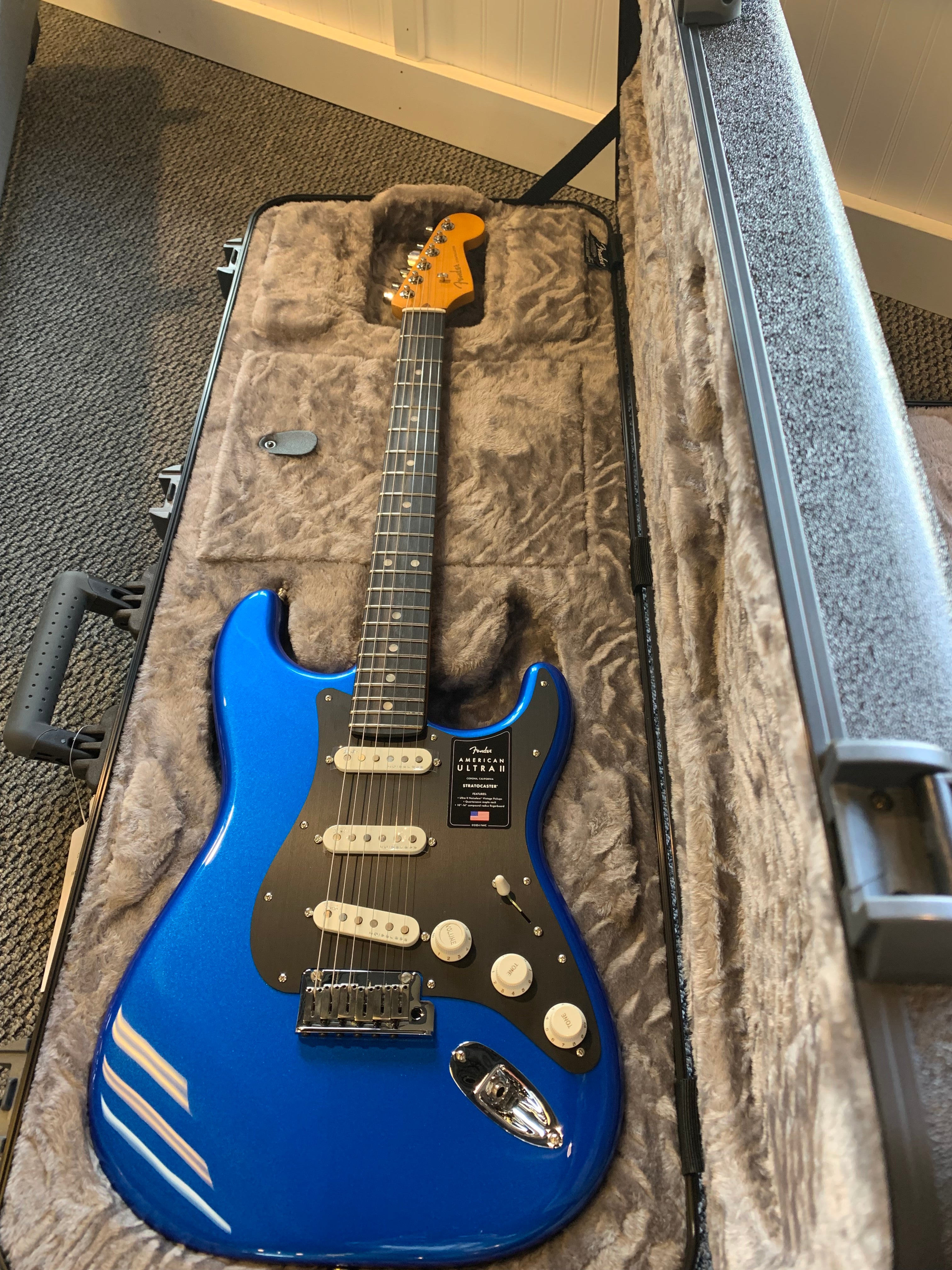 Fender American Ultra II Stratocaster® - Noble Blue