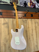 Fender Squier FSR Classic Vibe™ '50s Stratocaster® Maple Fingerboard, Parchment Pickguard, Gold Hardware, White Blonde